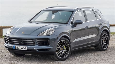 Pure electric Porsche Cayenne a possibility, report says
