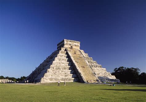 pyramid of kukulcan at chichen itza   Mesoamerican ...