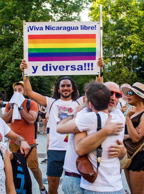 QLIO.ORG   FOTOS: Día Internacional del Orgullo LGBT Zaragoza