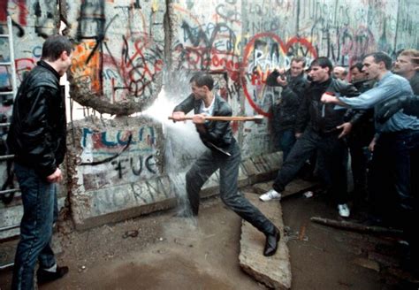 ¿Qué fue la Caída del Muro de Berlín? | WikiTree