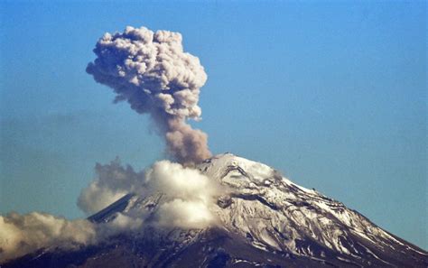 ¿Qué hacer en caso de caída de ceniza volcánica?   TecReview
