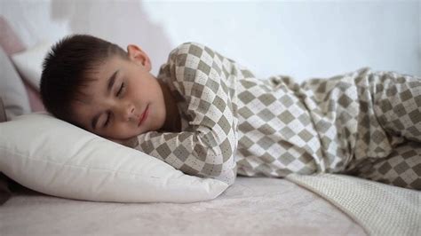 Qué hacer si tu hijo llora cuando va a dormir