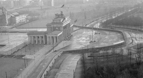 ¿Qué motivó la construcción y la caída del Muro de Berlín ...