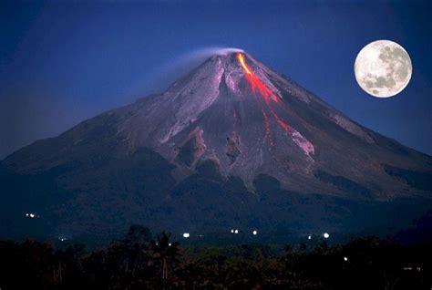 ¿Qué son los volcanes y cuáles son sus partes?
