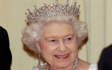 Queen Elizabeth II arrives today   Emirates24|7