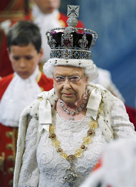 Queen health update: Palace refuse to confirm New Year s ...