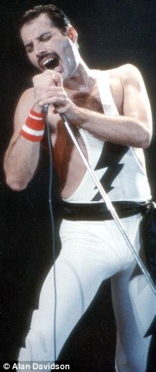 Queen of Rhye: Biografia: Freddie Mercury