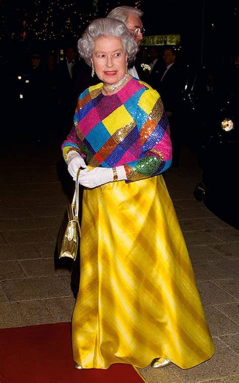 Queen Wardrobe 1999 | Queen Elizabeth II: a year by year ...