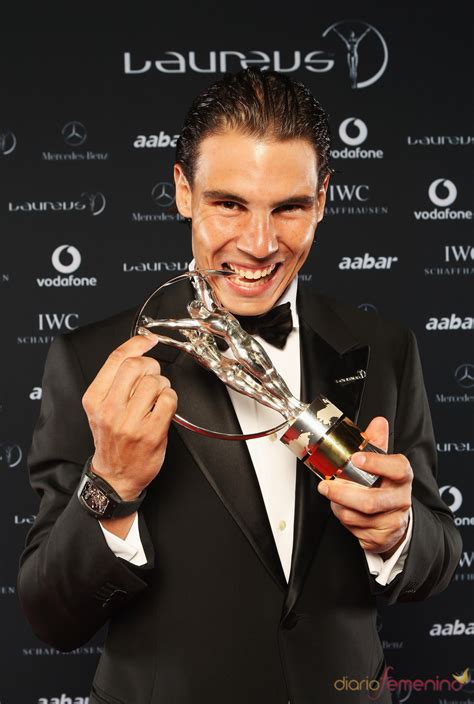 Rafa Nadal muerde el Premio Laureus 2011