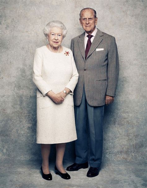 Rainha Elizabeth II e príncipe Philip ganham novo retrato para marcar ...