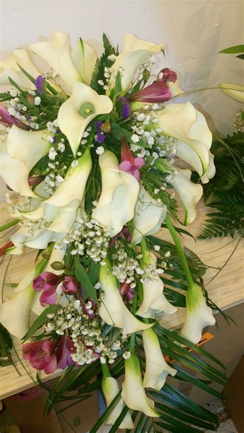 Ramo de novia# calas# | Arreglos florales, Ramos de novia ...