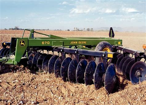 Rastra 670 | Equipo de labranza | John Deere LA