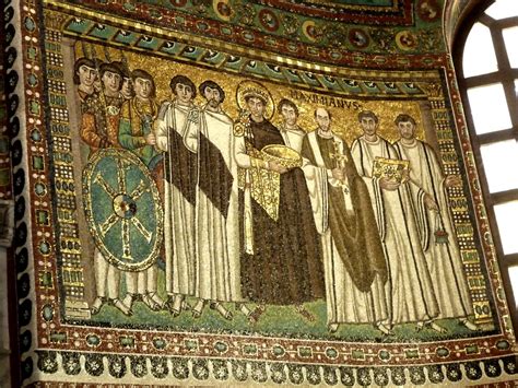 Ravenna   Basilica di San Vitale   Giustiniano e la sua co ...