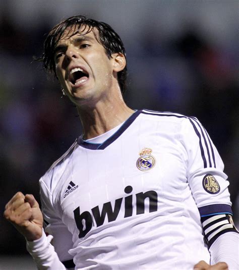 Real Madrid : Kaka prêt à baisser son salaire pour jouer ...