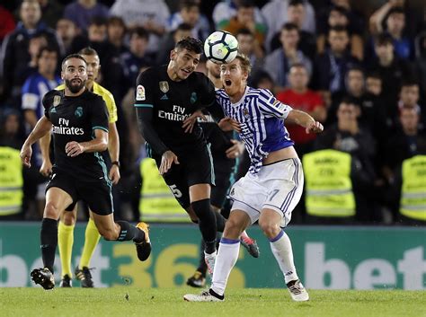 Real Madrid sweating on Theo Hernandez injury but ...
