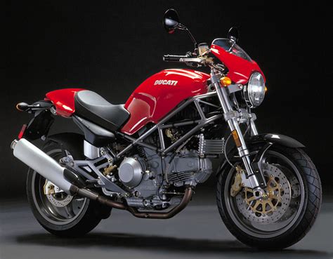 Real Riders: Used Bike Guide : Ducati Monster M900