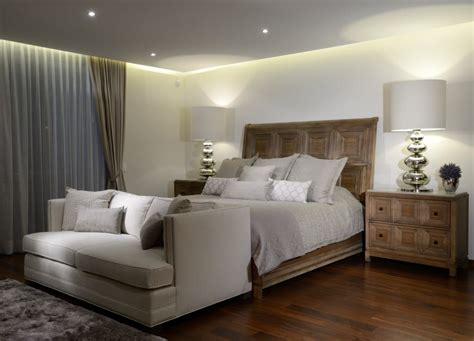 Recamara principal casa gl homify dormitorios modernos madera beige ...