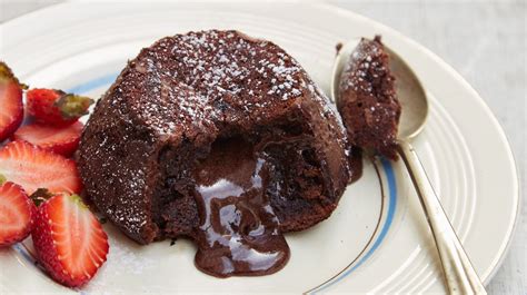 Receta de postres: exquisito volcán de chocolate muy fácil de hacer ...