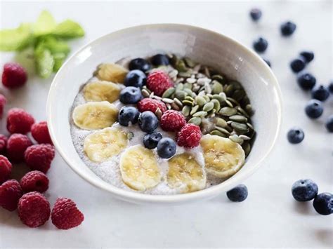 Recetas: Desayuno de avena, coco y fruta: saludables gachas de cereales