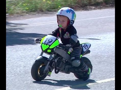 Record Mundial, Niño de Un Año Conduciendo Una Moto.   YouTube