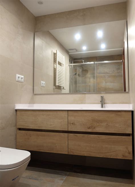 Reforma de baño en Barcelona con mueble laminado imitación ...