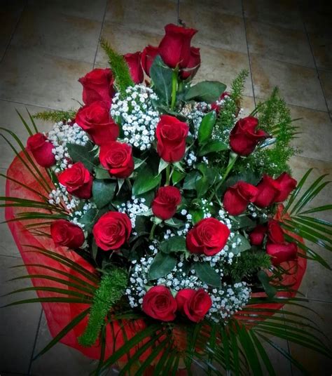 Regala una docena de rosas rojas para el día de san Valentín | Ramo de ...