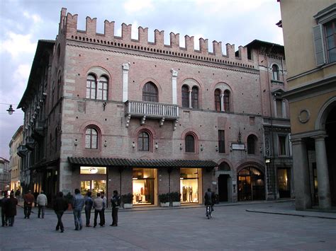 Reggio Emilia – Travel guide at Wikivoyage