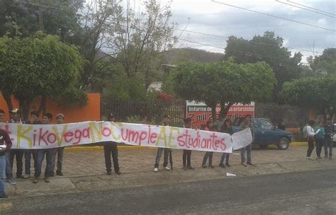 #RegiónAcatlán: La FNERRR de Tecomatlán realiza cadena humana en apoyo ...