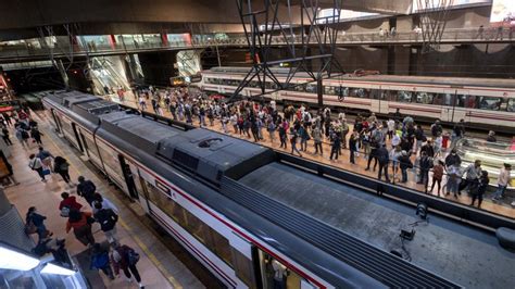 Renfe cancela 515 trenes por incumplimiento de los servicios mínimos en ...