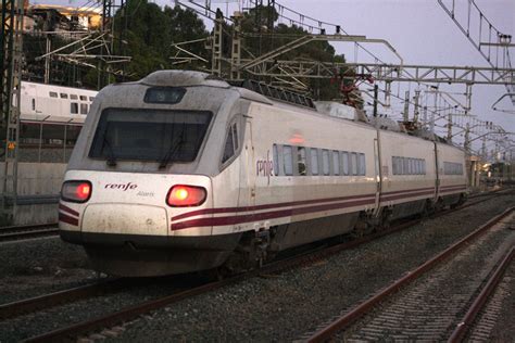 RENFE retira de la circulación los trenes de la serie 490 por seguridad ...