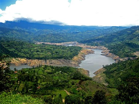 Represa del Guavio en Gachetá, Colombia | Naturaleza
