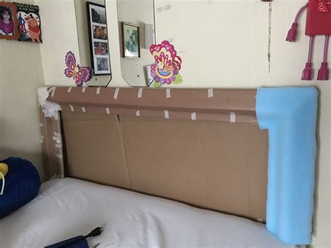 Respaldo hecho de carton | Furniture, Toddler bed, Home decor