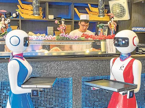 Restaurante usa dos robots como camareras | El Diario Ecuador