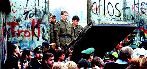 Resumen corto de La Caída del Muro de Berlín: causas ...