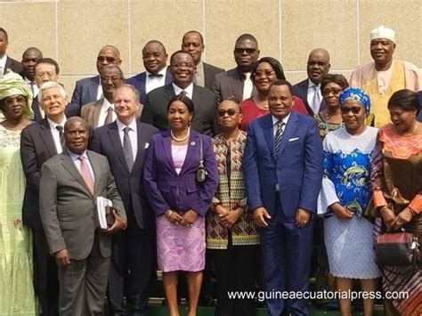 Reunión de la directora de la OMS con el Gobierno de Congo ...