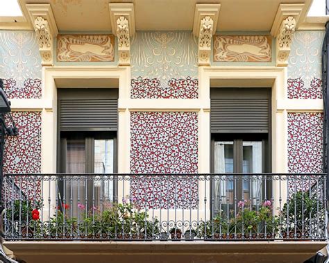 Reus   Monterols 30 b | Art nouveau architecture, Art deco windows ...