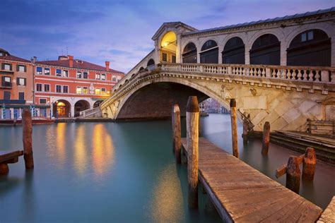Rialto Bridge   Venice, Italy