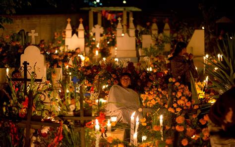 RIVIERA NAYARIT: 2 DE NOVIEMBRE: Día de Muertos en MÉXICO  1 .