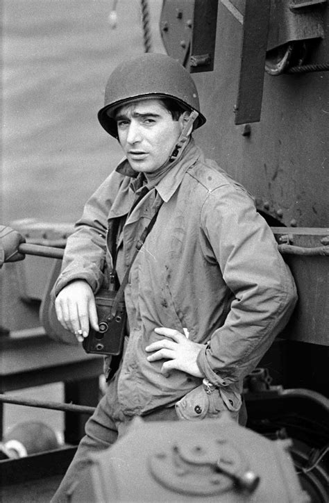 Robert Capa   Fotografo di Guerra   Biografia   Stile