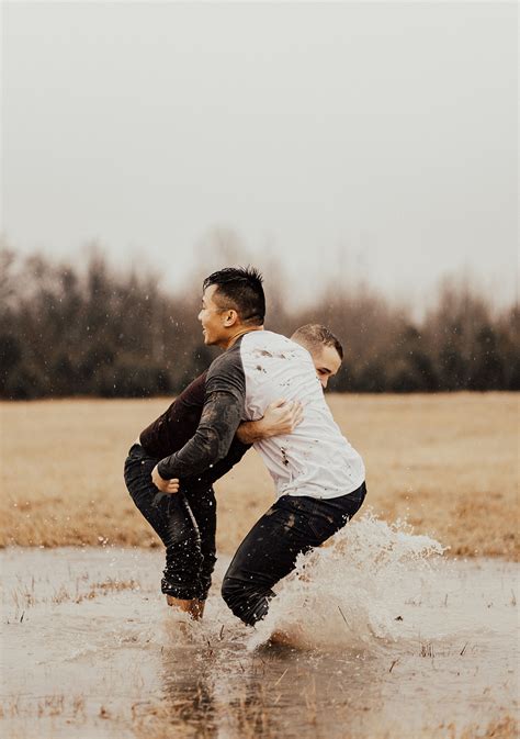 Romantic couples photo shoot in the pouring rain | Equally Wed