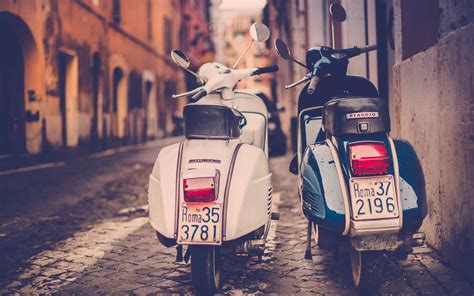 Rome on Scooter enjoy driving a vespa | Roma Bella