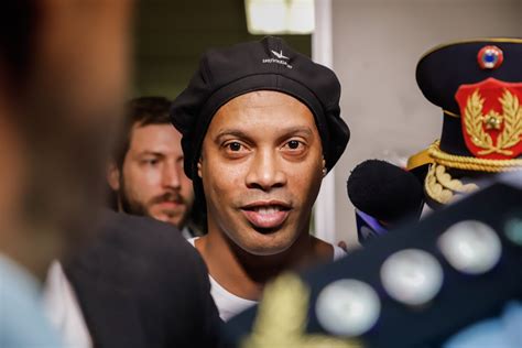 Ronaldinho: así lleva su día a día en prisión