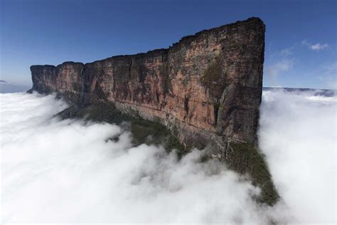 Roraima. | Mount roraima, Amazing places on earth, Beautiful places on ...