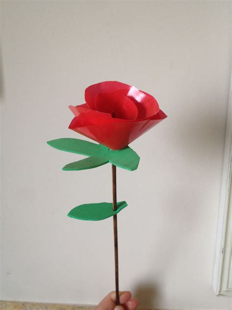 Rosa de Sant Jordi amb goma eva i bossa de plastic vermell ...