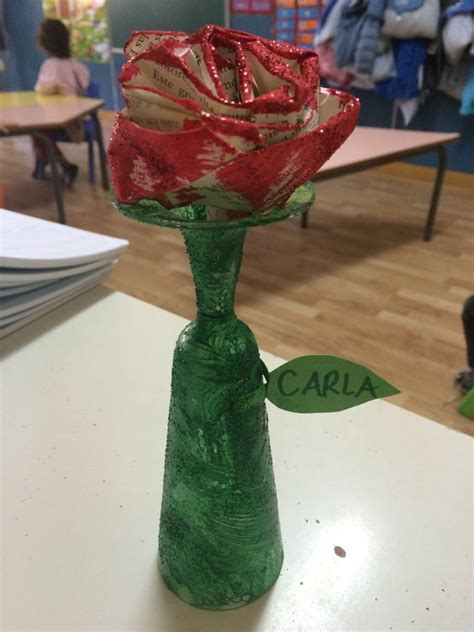 Rosa de Sant Jordi escolar. Manualidades con niños en el ...