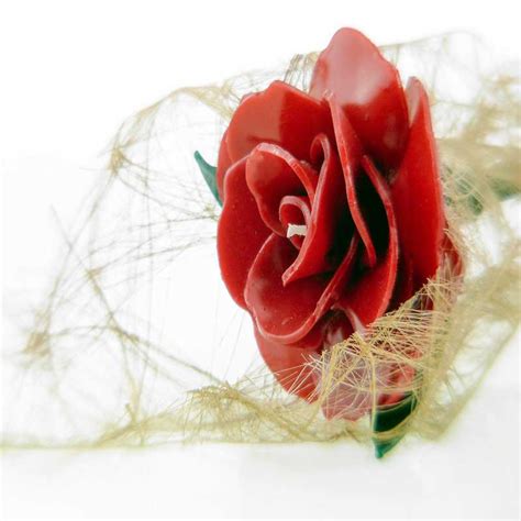 Rosas rojas para regalar, detalles originales hechos a mano en cera