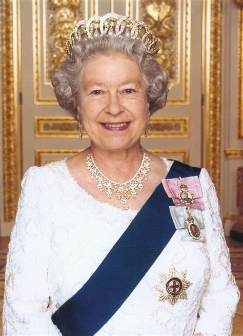 ROSE C EST LA VIE: Queen Elizabeth II : Here and Hair for ...