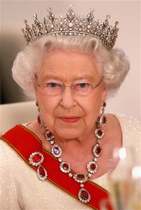 Royal Family Around the World: Britain s Queen Elizabeth ...