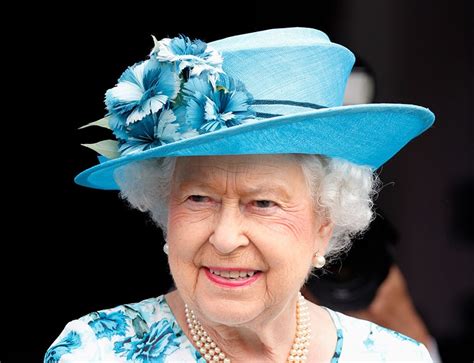 Royal Family vs Paparazzi: 13 FACTS ABOUT QUEEN ELIZABETH II