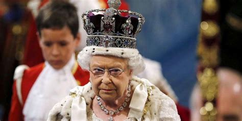 Royaume Uni : la reine Elizabeth II pourrait devoir ...